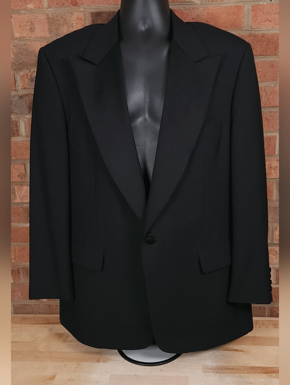 Paul Stuart Edward Tuxedo Jacket Single Button Solid Black Size 44L